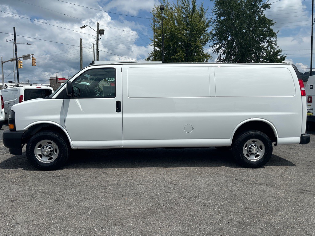 2023 Chevrolet Silverado 2500 Image 2