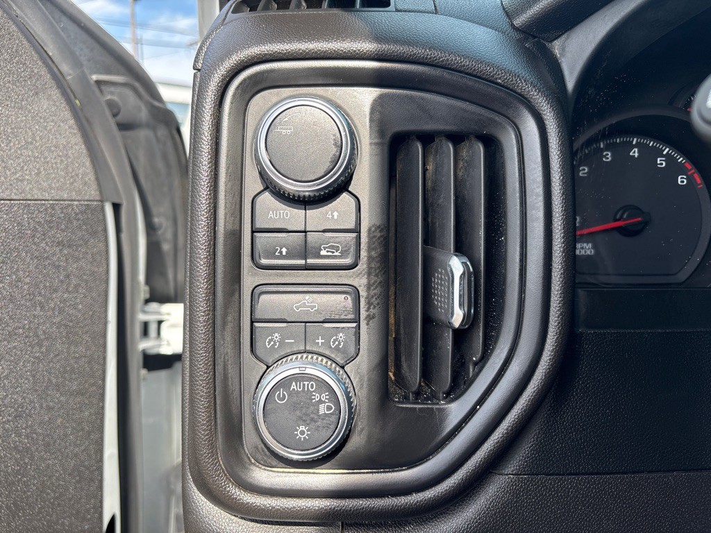 2024 GMC Sierra Image 12