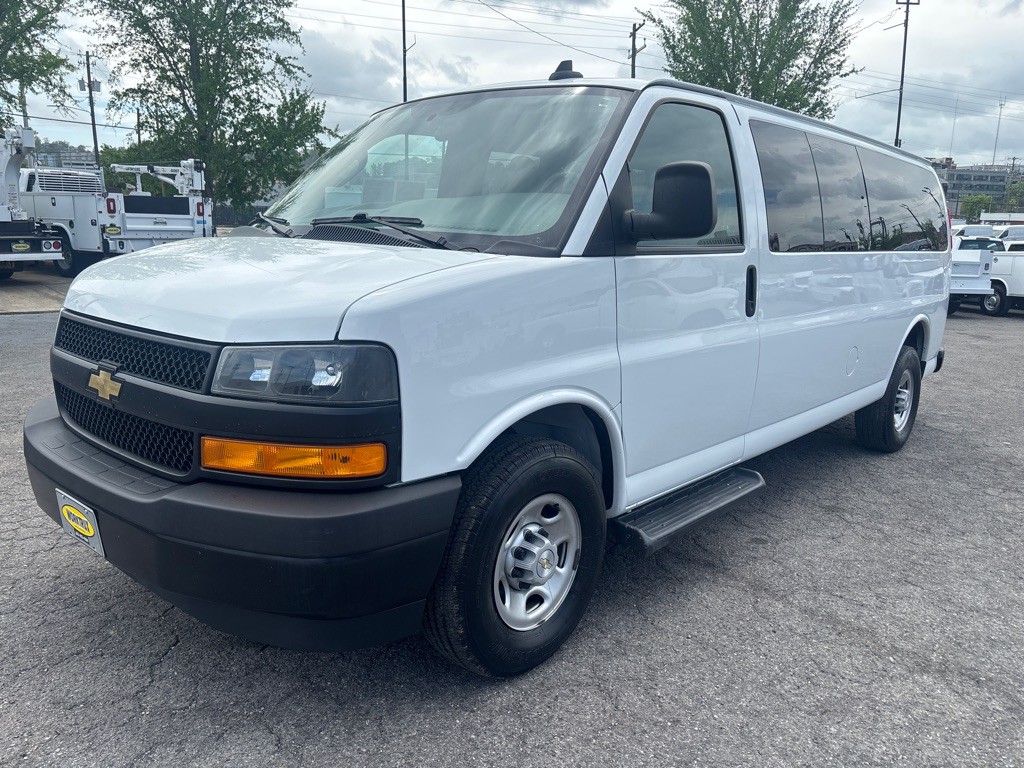 2022 Chevrolet G3500-pass Image 1