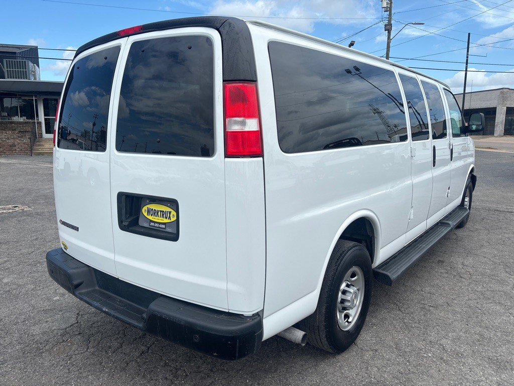 2022 Chevrolet G3500-pass Image 5