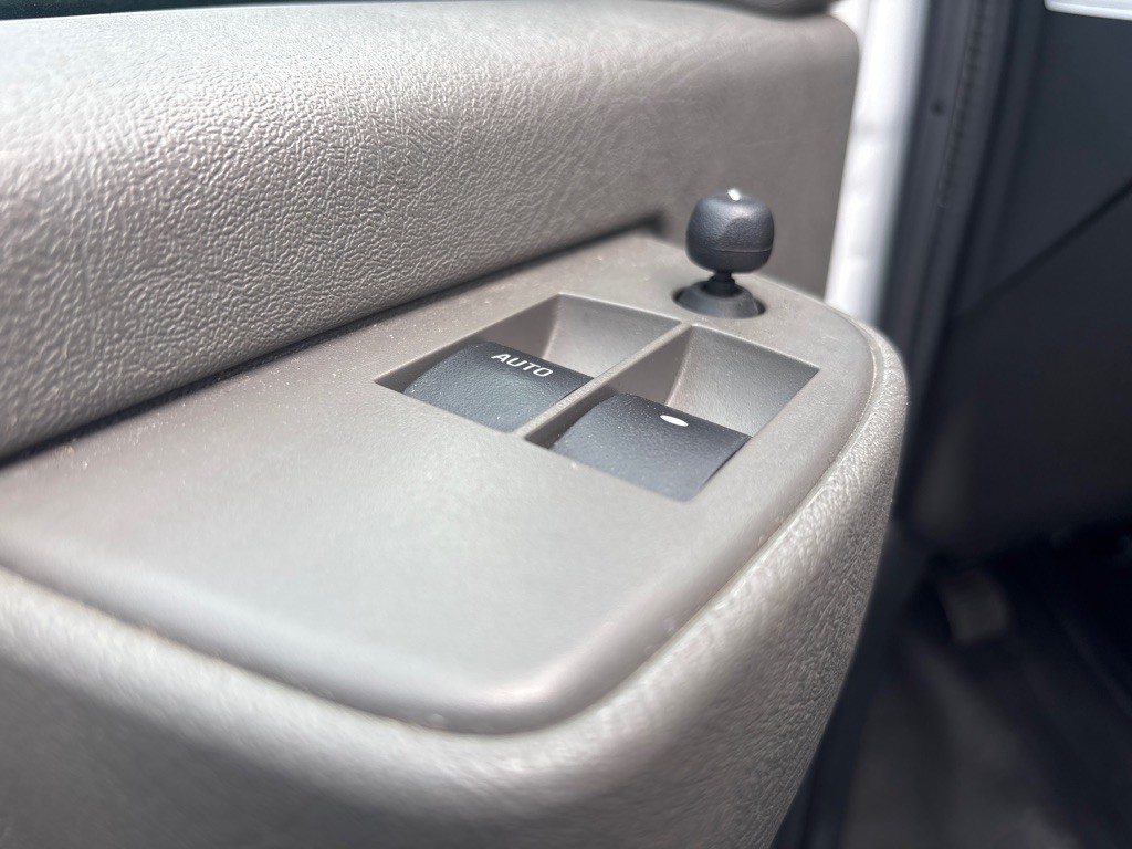 2022 Chevrolet G3500-pass Image 10