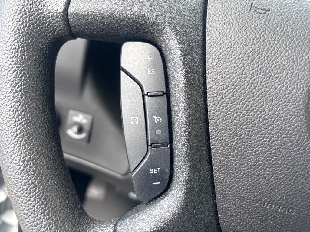 2022 Chevrolet G3500-pass Image 12