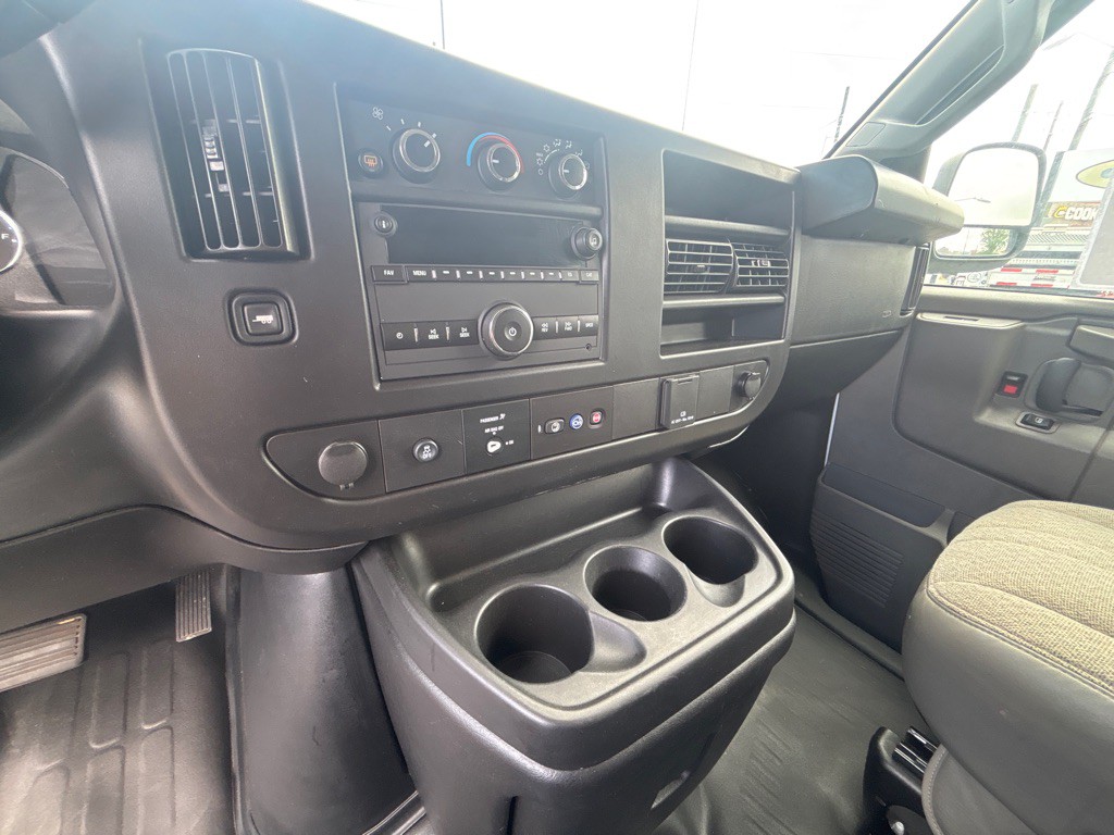 2022 Chevrolet G3500-pass Image 13