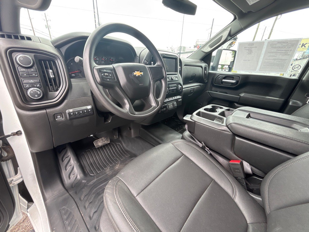 2023 Chevrolet C/K 3500 Image 10