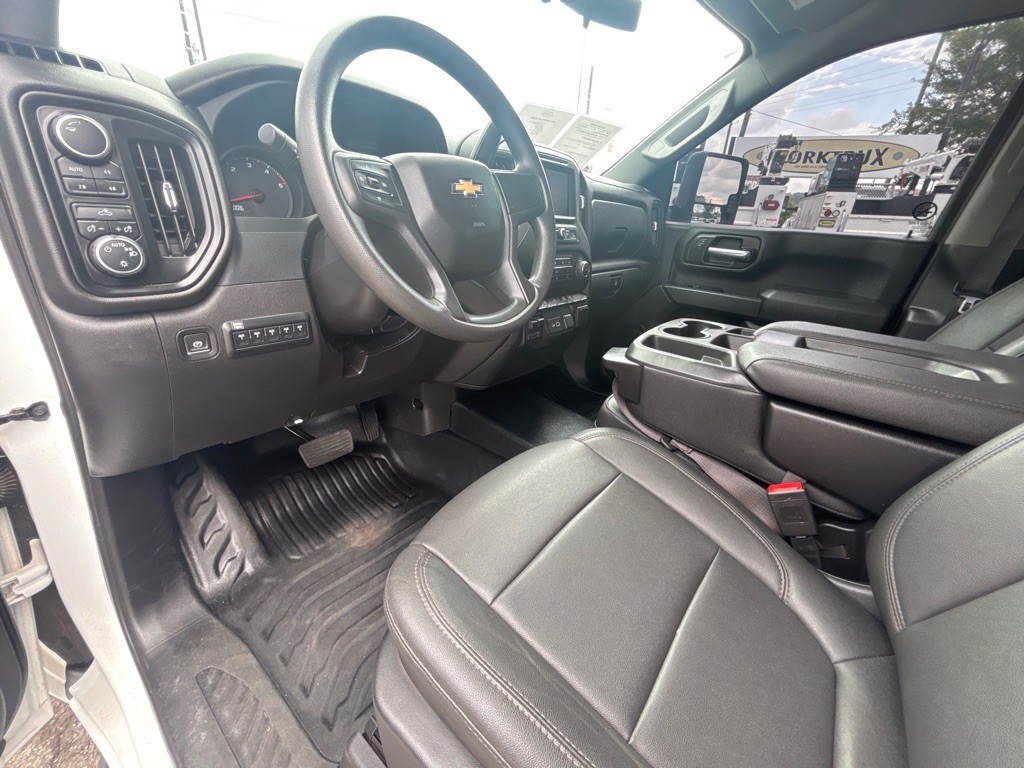 2023 Chevrolet C/K 3500 Image 10