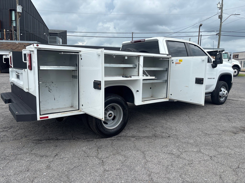 2023 Chevrolet C/K 3500 Image 22