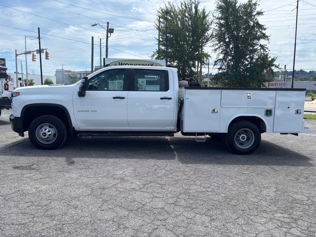 2023 Chevrolet C/K 3500 Image 2