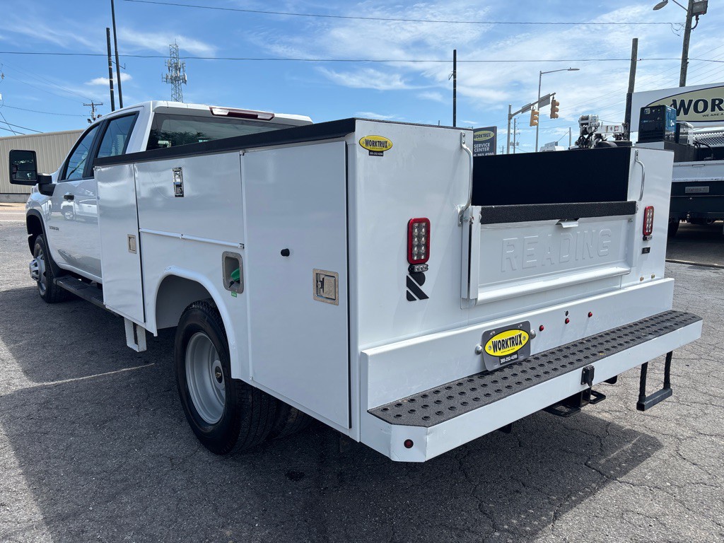 2023 Chevrolet C/K 3500 Image 3