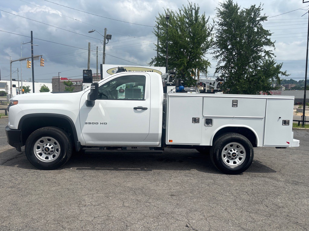 2022 Chevrolet C/K 3500 Image 2