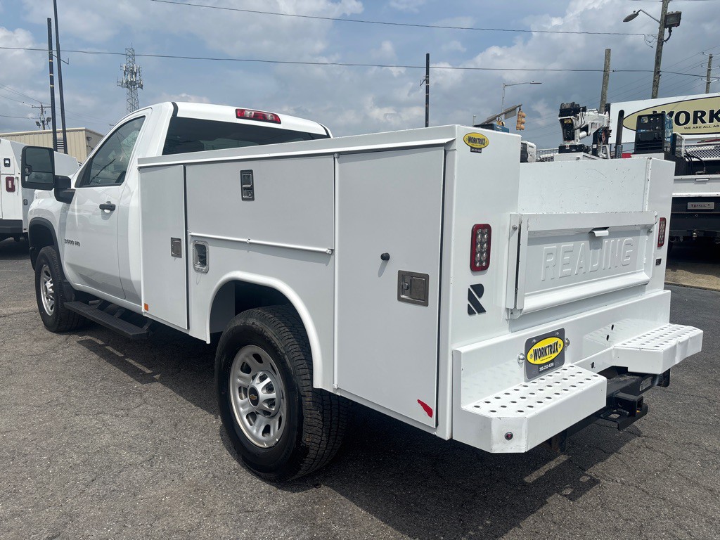 2022 Chevrolet C/K 3500 Image 3