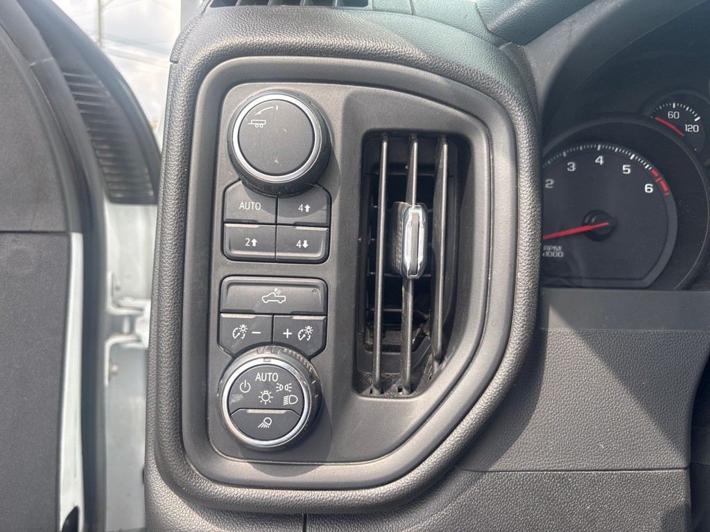 2022 Chevrolet C/K 3500 Image 13