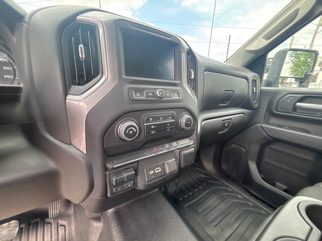 2022 Chevrolet C/K 3500 Image 14