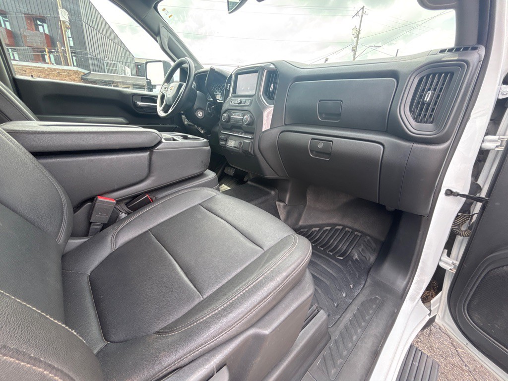 2022 Chevrolet C/K 3500 Image 17