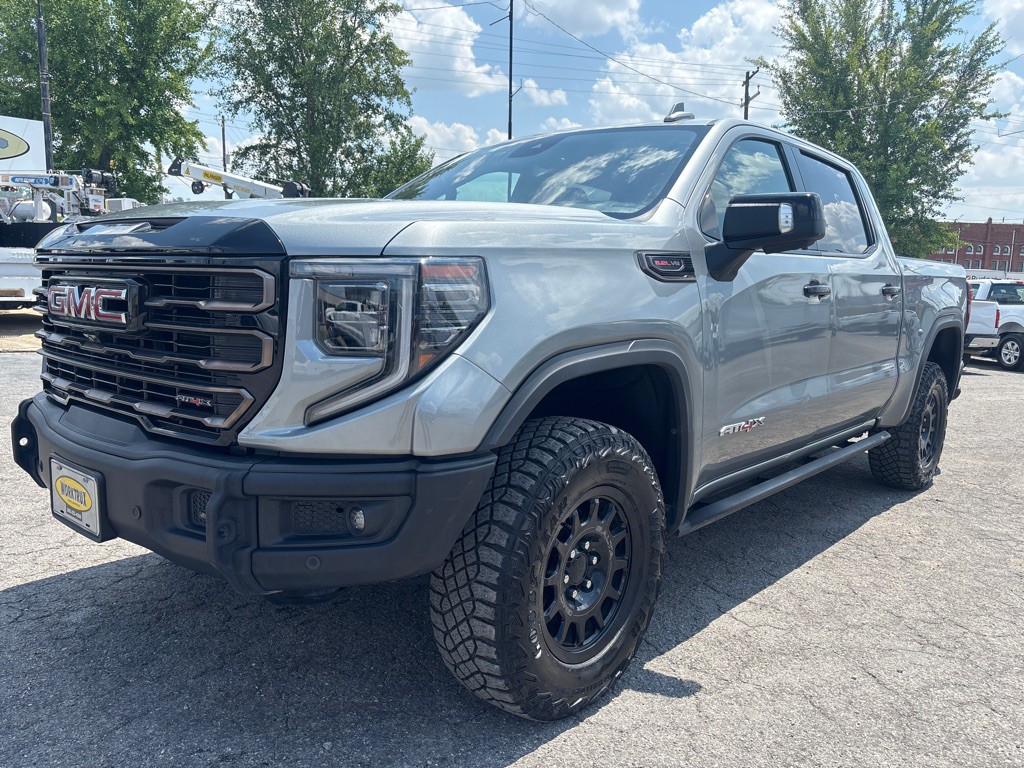 2023 GMC Sierra Image 1