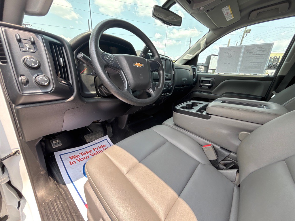 2022 Chevrolet 5500 Image 10