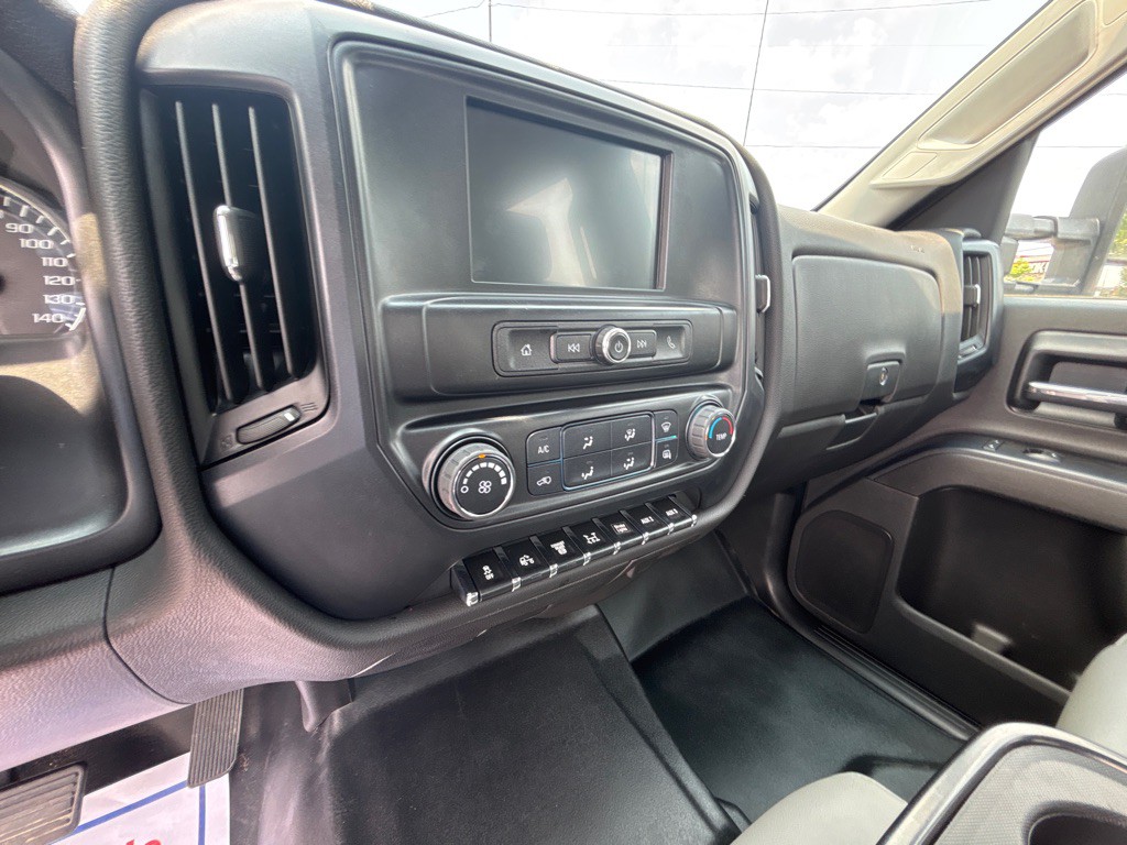 2022 Chevrolet 5500 Image 15
