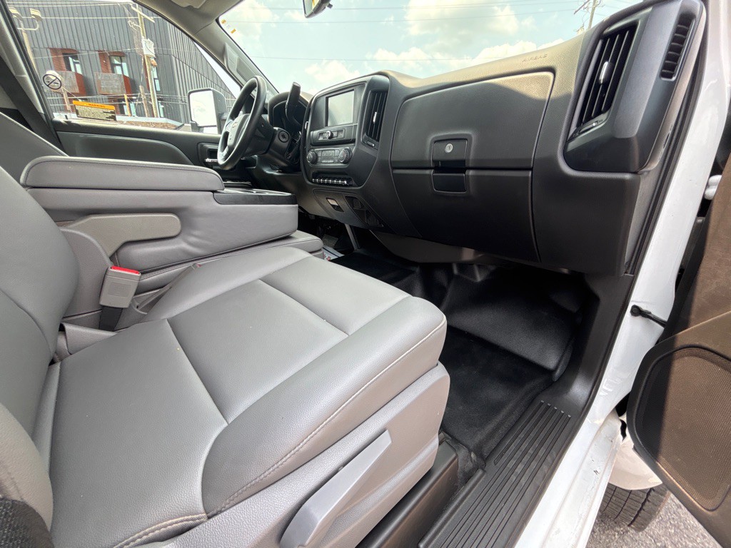 2022 Chevrolet 5500 Image 19