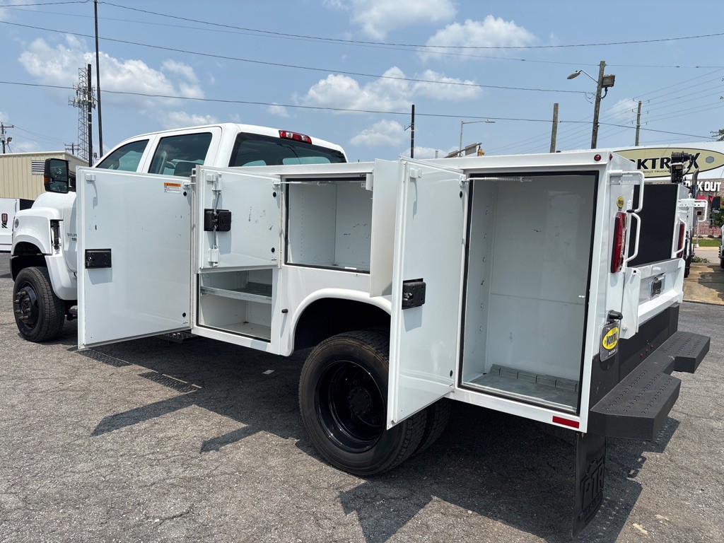 2022 Chevrolet 5500 Image 24