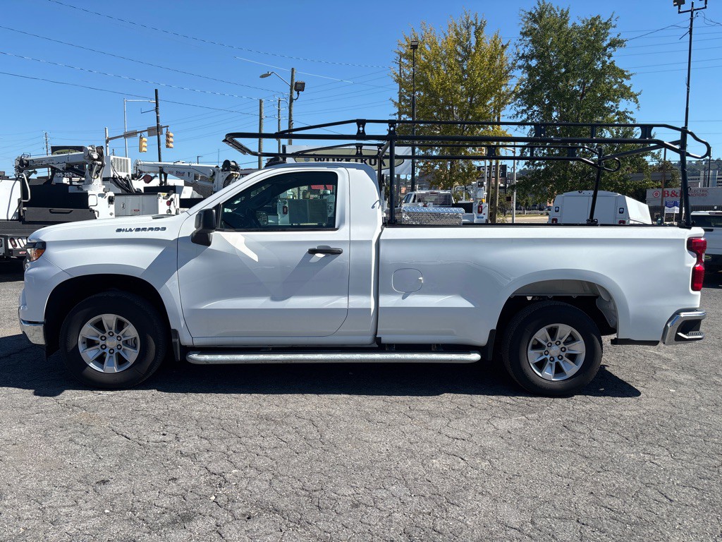 2024 Chevrolet Silverado 1500 Image 2