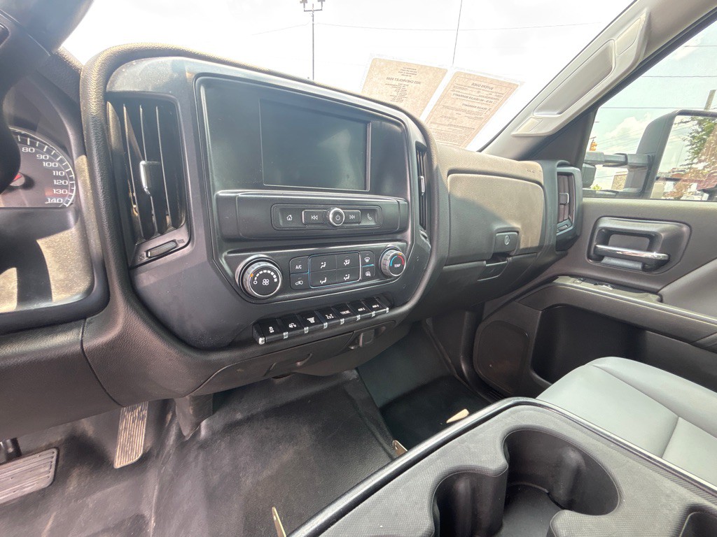 2022 Chevrolet 6500 Image 22