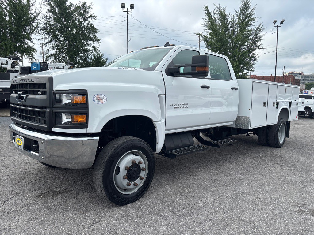2022 Chevrolet 5500 Image 1