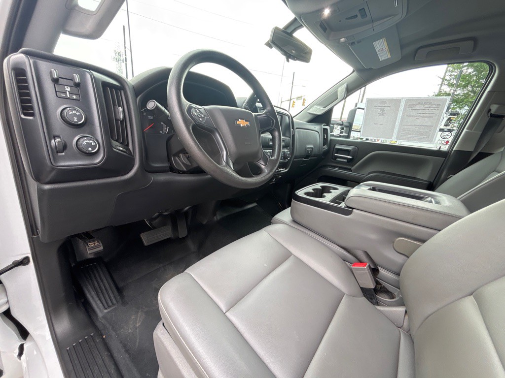 2022 Chevrolet 5500 Image 11