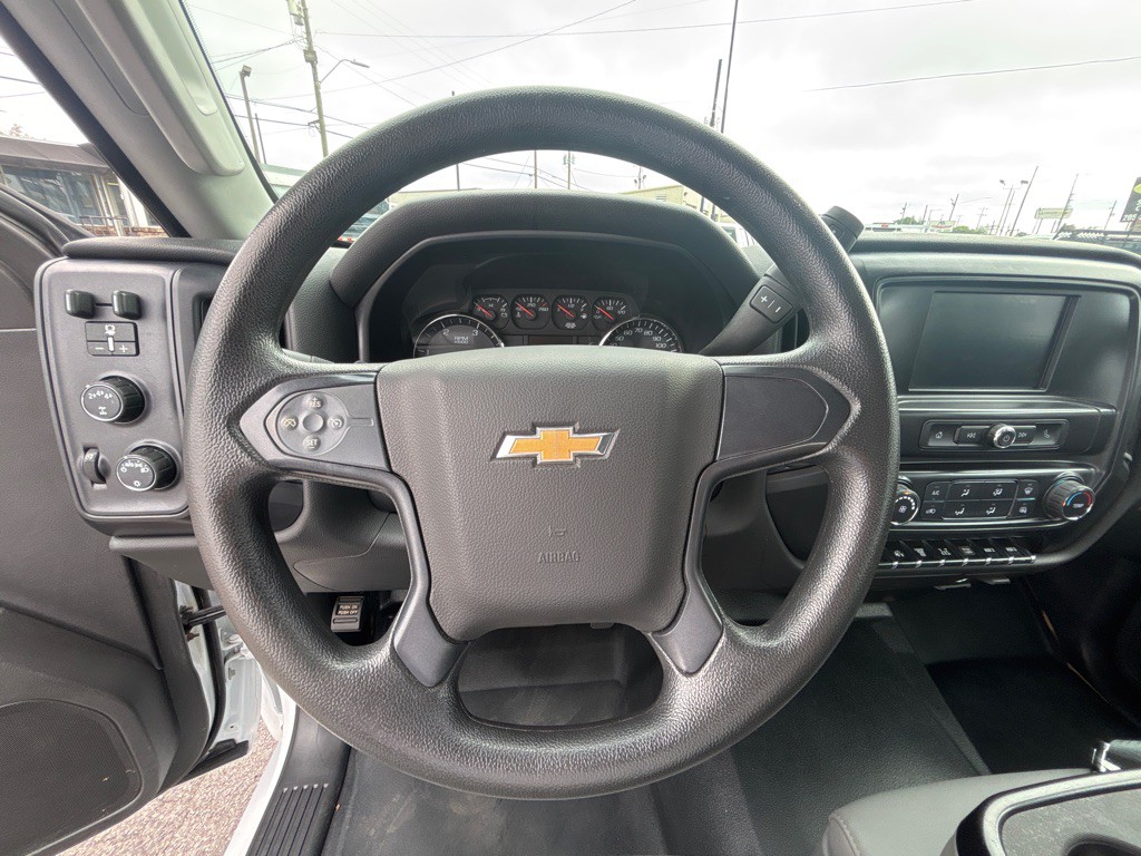2022 Chevrolet 5500 Image 13