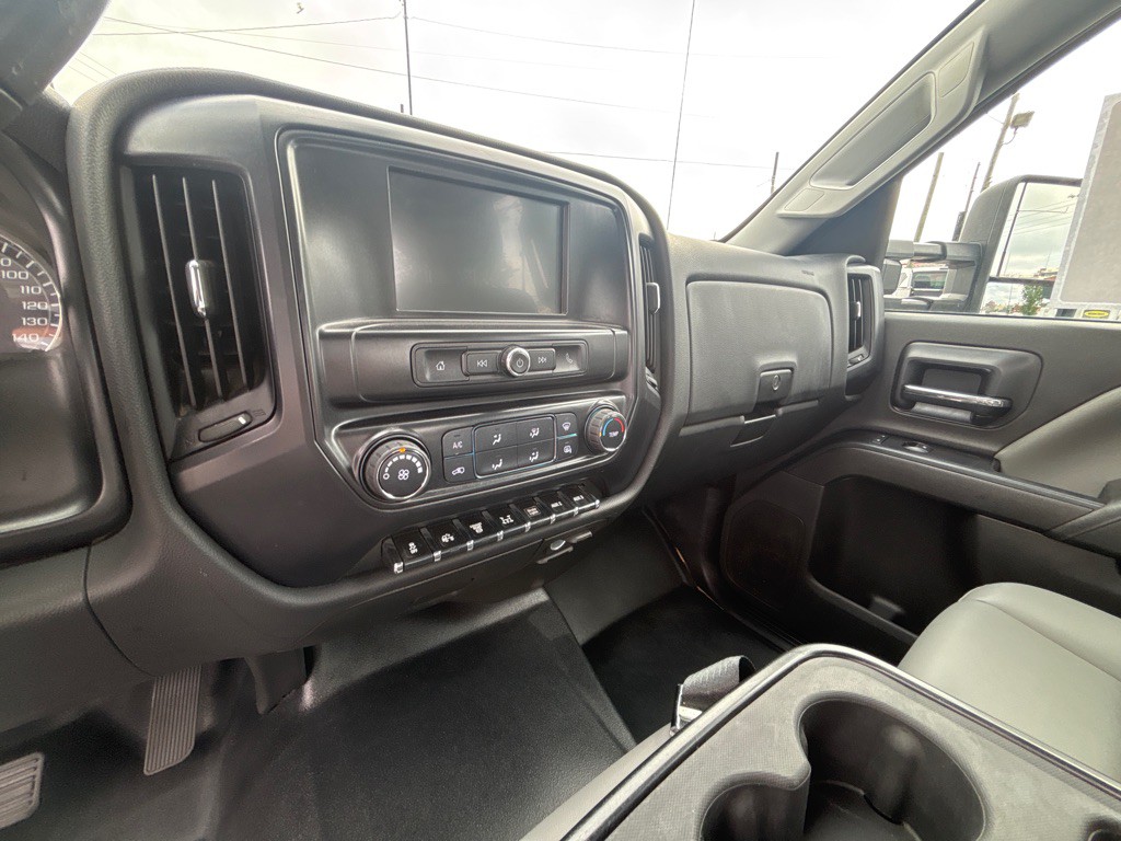 2022 Chevrolet 5500 Image 15