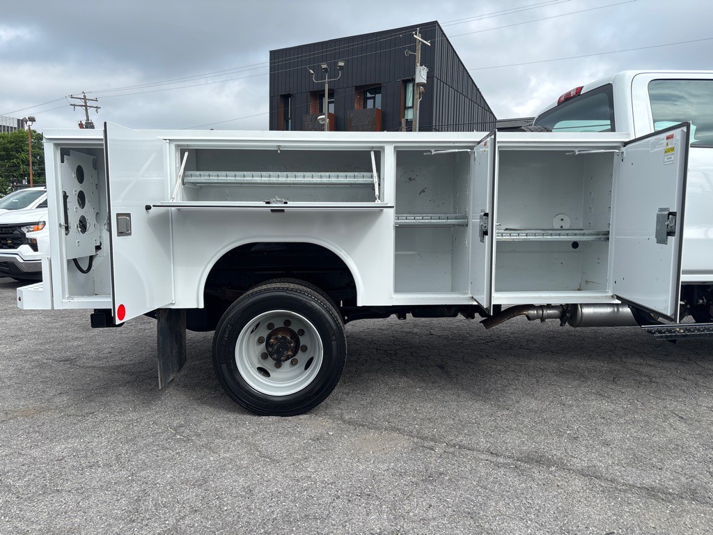 2022 Chevrolet 5500 Image 24