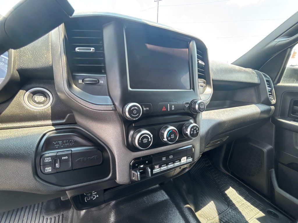 2022 RAM 3500 Image 16