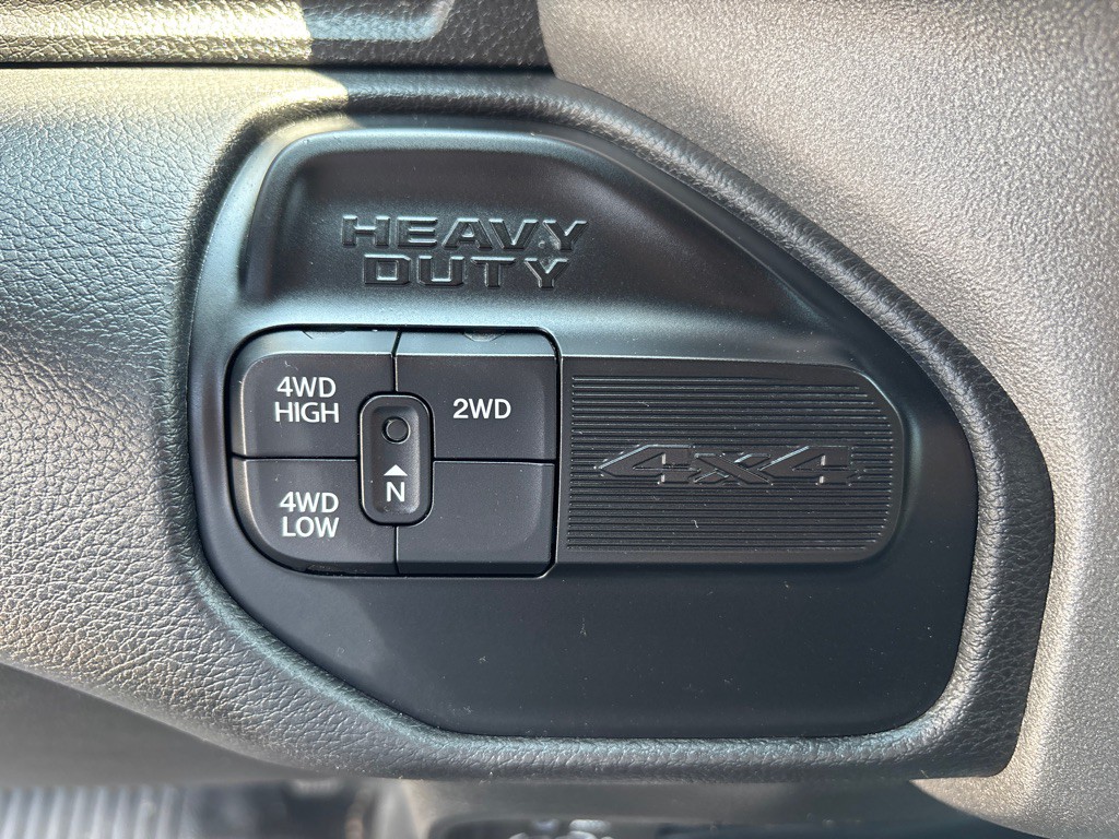 2022 RAM 3500 Image 17
