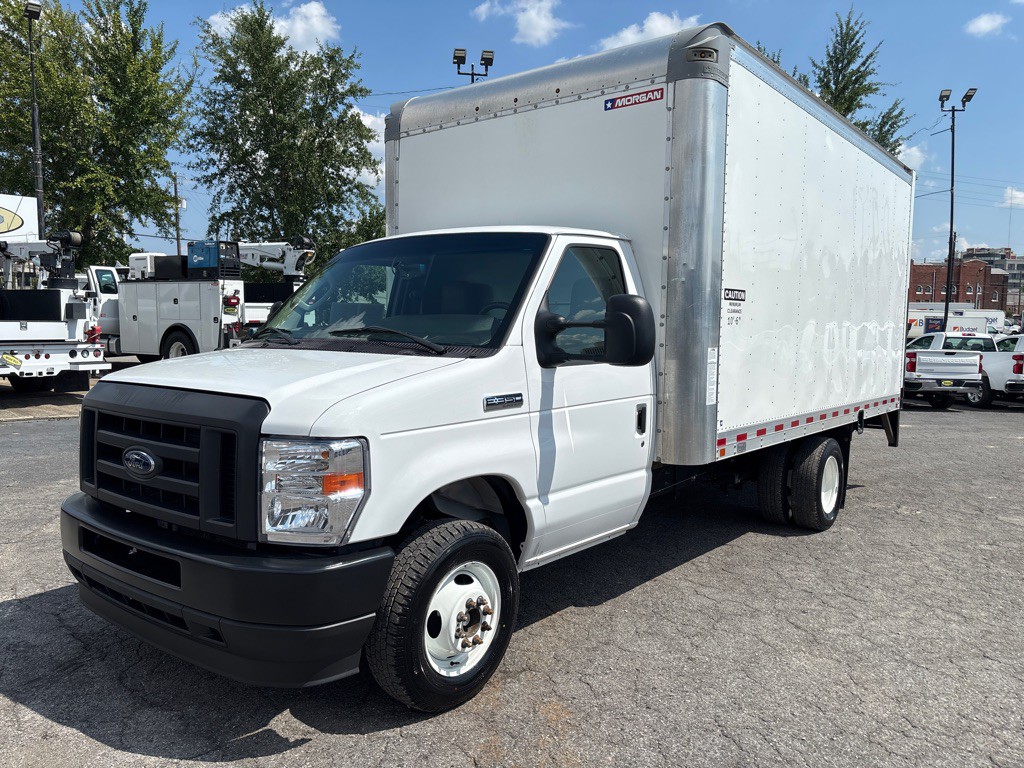 2023 Ford E-350 Image 1