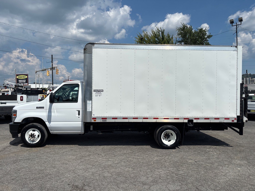 2023 Ford E-350 Image 2