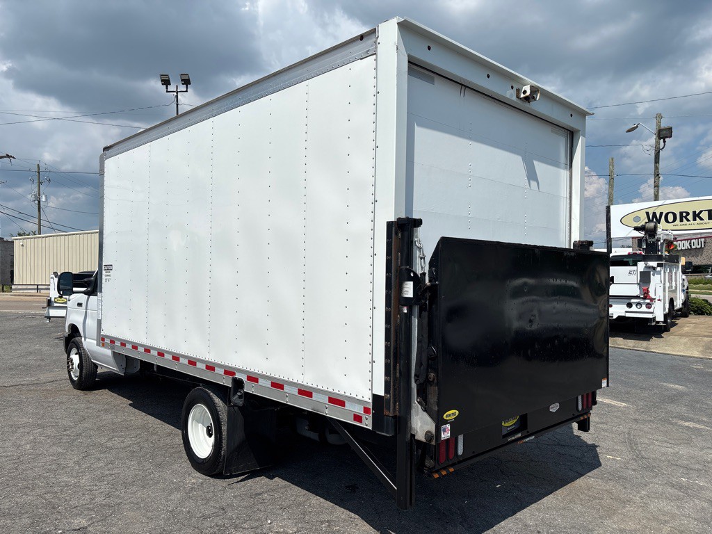 2023 Ford E-350 Image 3