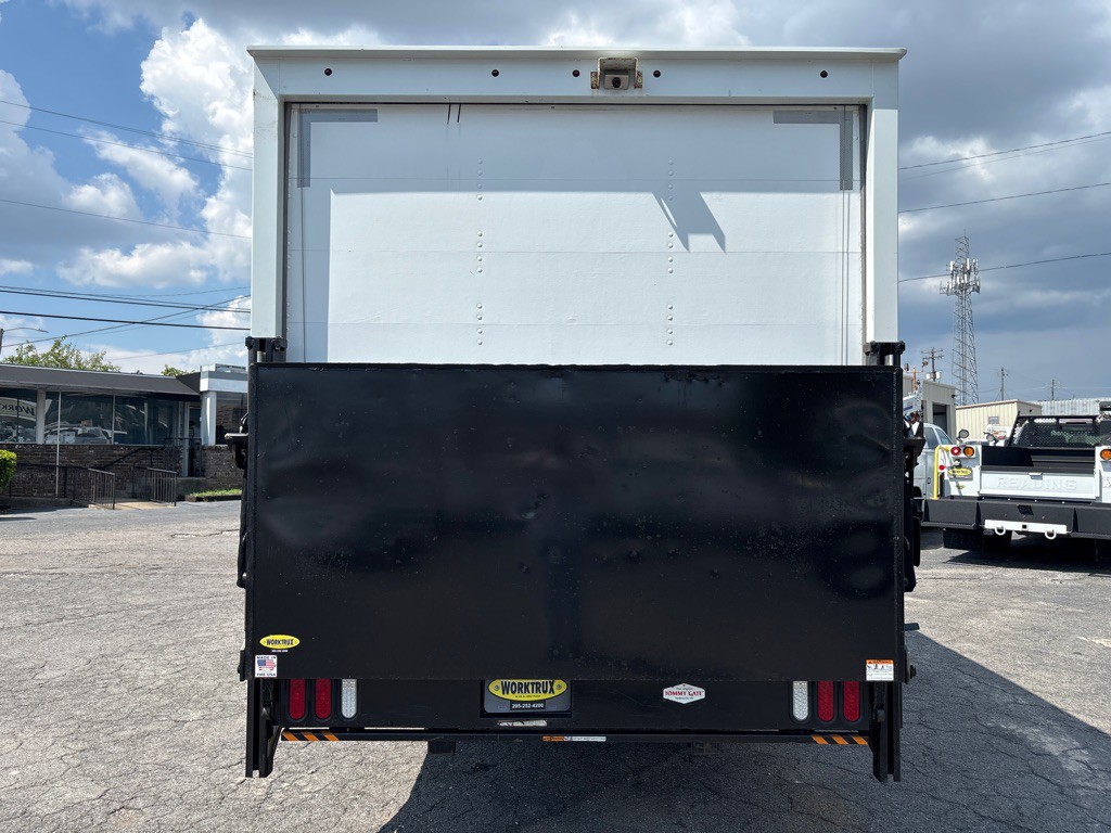2023 Ford E-350 Image 4