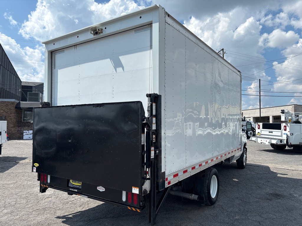 2023 Ford E-350 Image 5