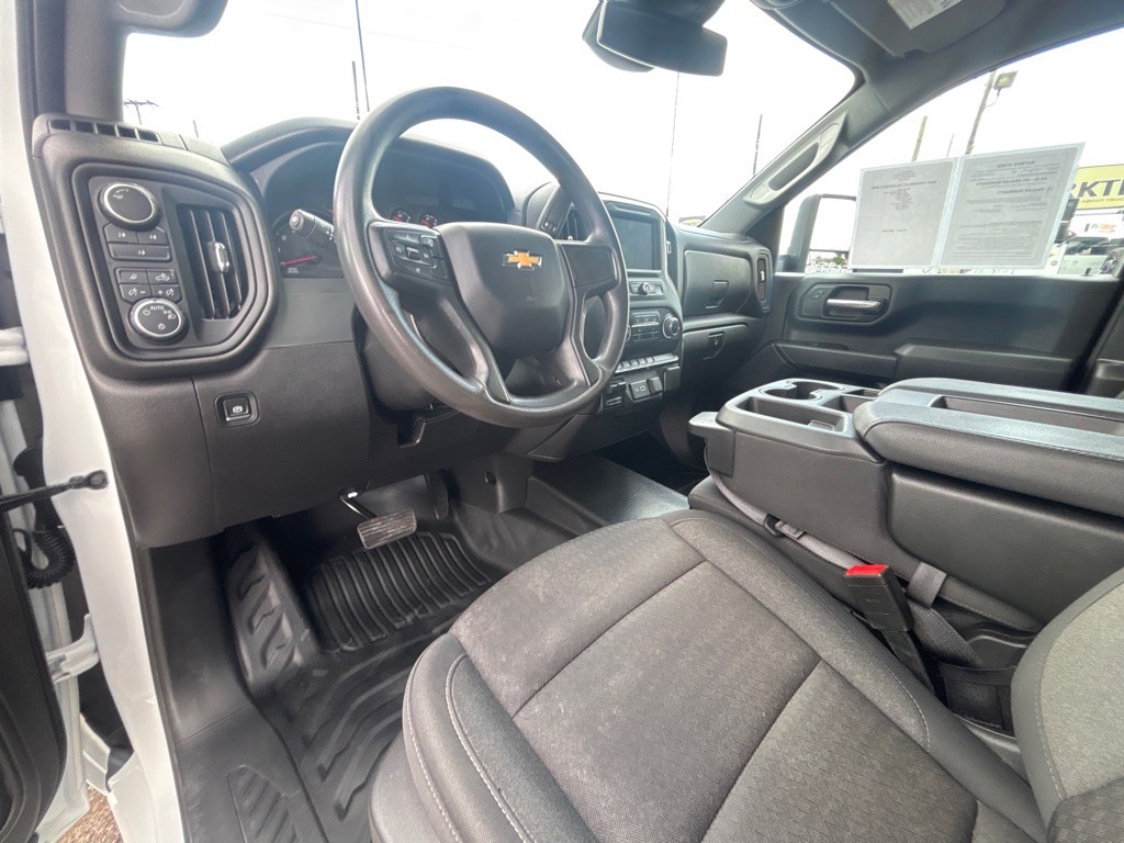 2024 Chevrolet C/K 2500 Image 9