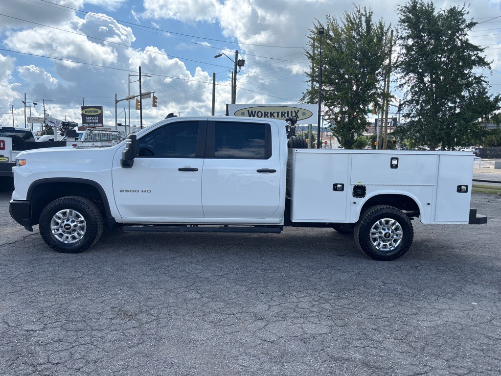 2024 Chevrolet Silverado 1500 Image 2