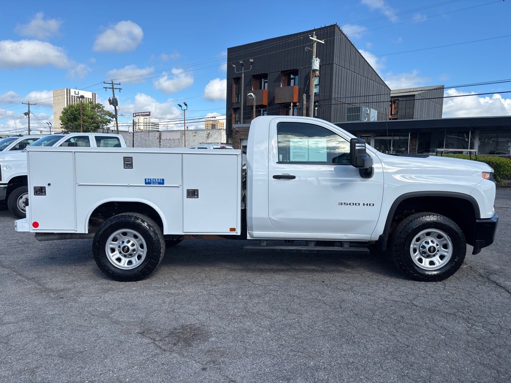 2022 Chevrolet C/K 3500 Image 6