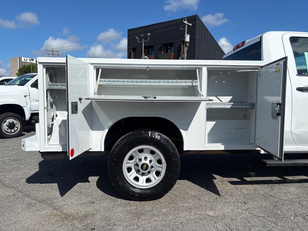 2022 Chevrolet C/K 3500 Image 20