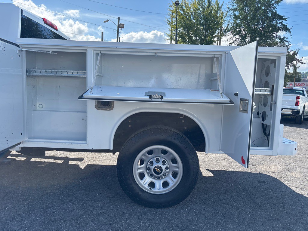 2022 Chevrolet C/K 3500 Image 22