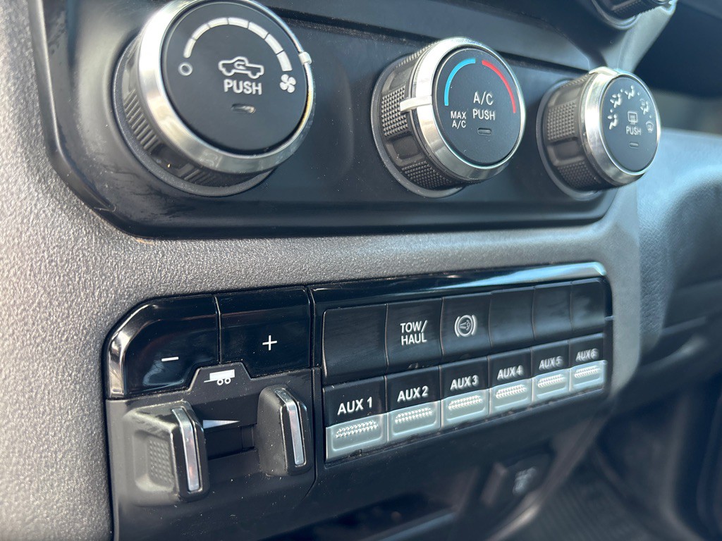 2023 RAM 3500 Image 16