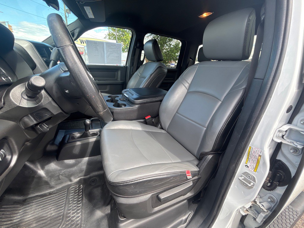 2023 RAM 3500 Image 18