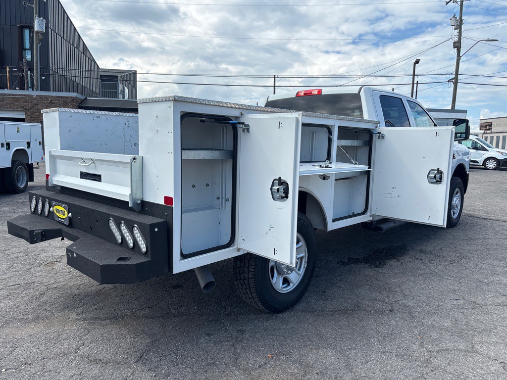 2023 RAM 3500 Image 23