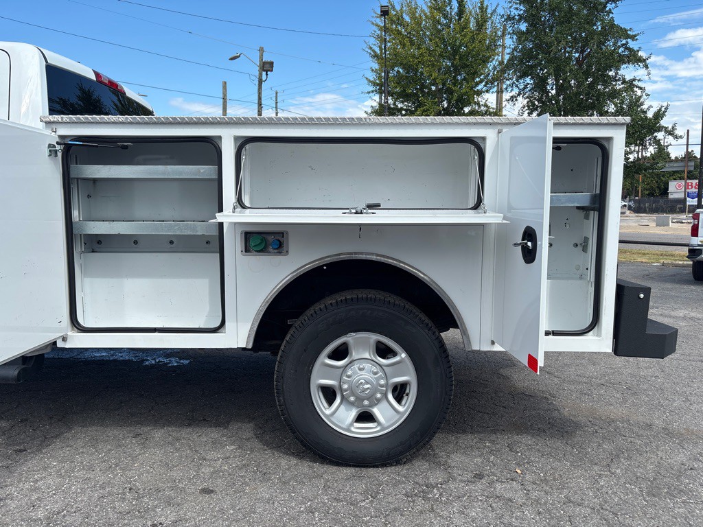 2023 RAM 3500 Image 27