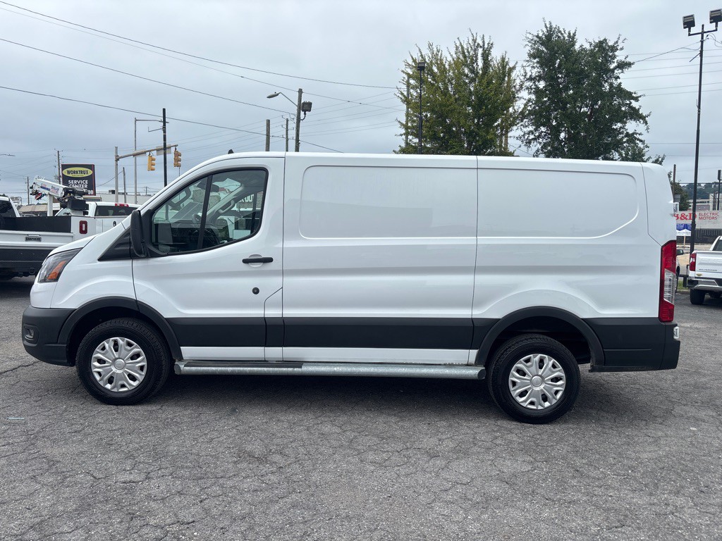 2023 Ford T250 Image 2