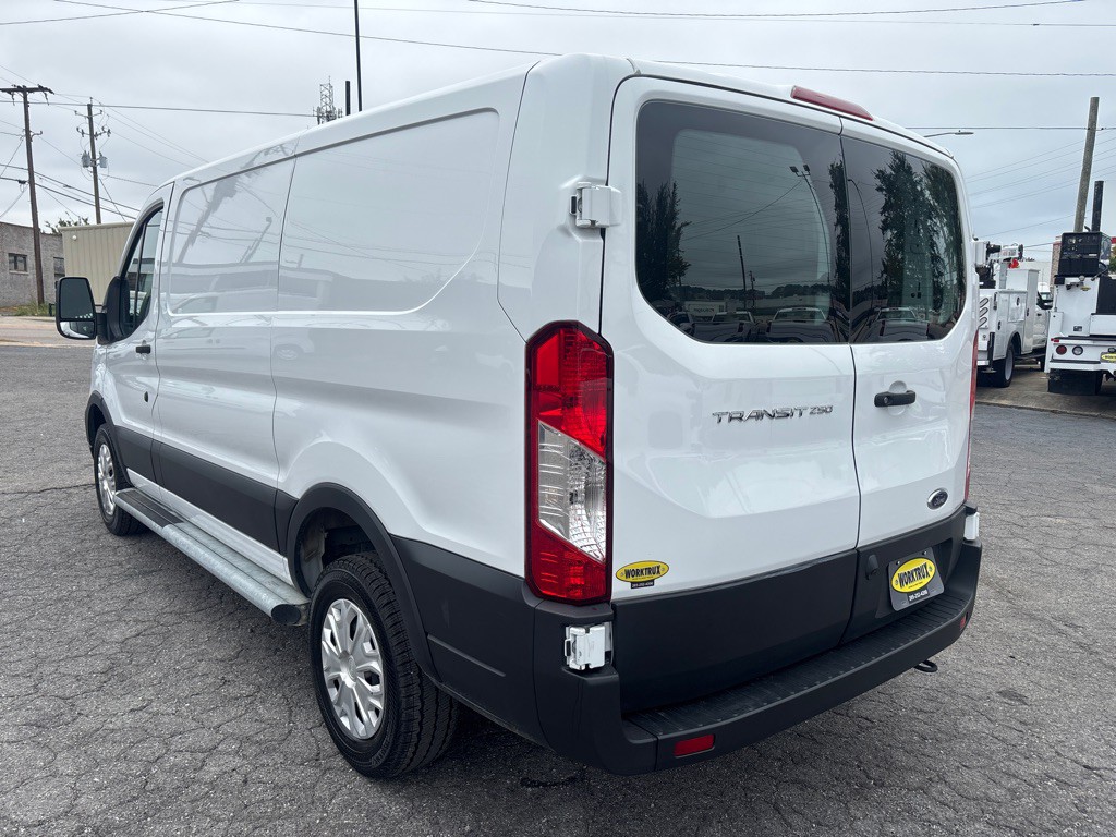2023 Ford T250 Image 3