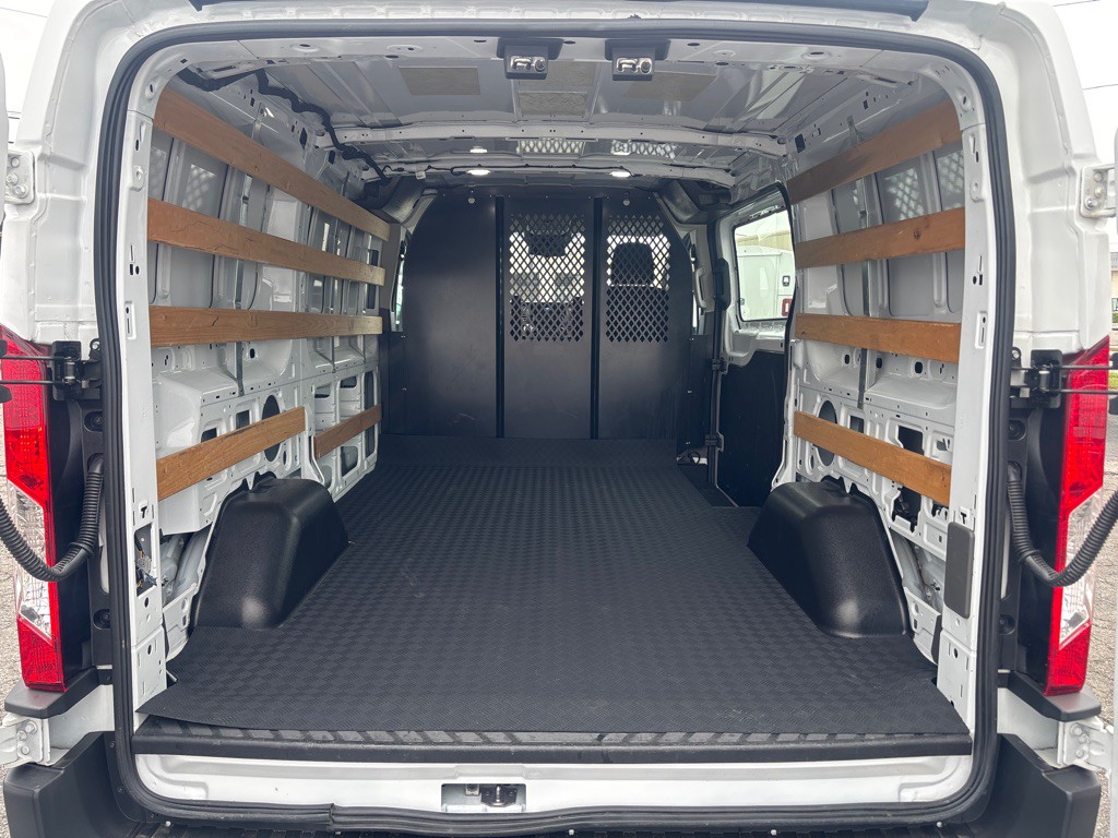 2023 Ford T250 Image 19