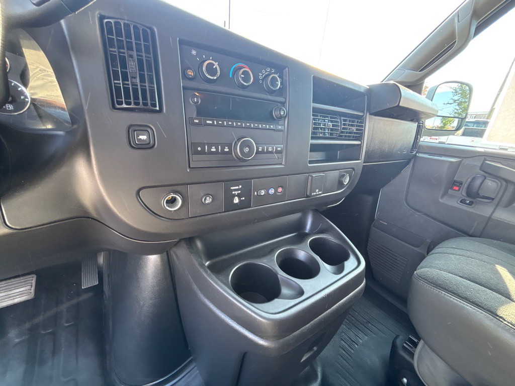 2023 GMC G2500 Image 13