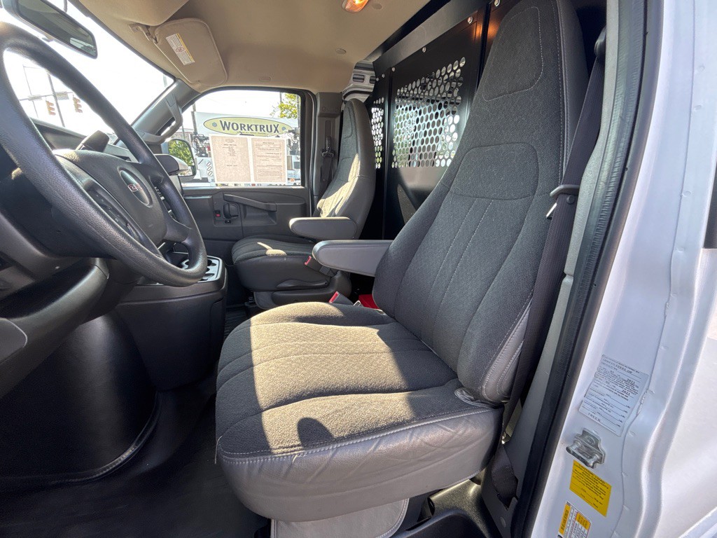 2023 GMC G2500 Image 15